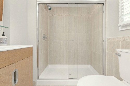 2183 Napier Street, Vancouver, BC - Indoor Photo Showing Bathroom