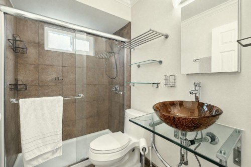 2183 Napier Street, Vancouver, BC - Indoor Photo Showing Bathroom