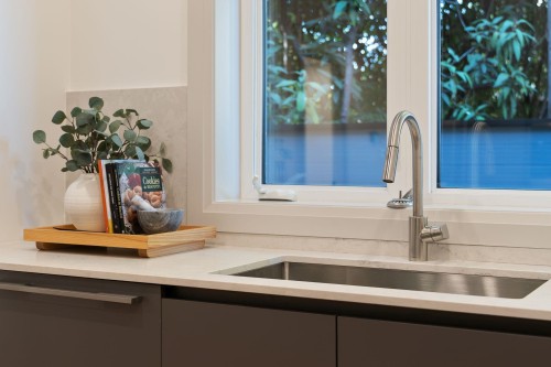 3-1491 Devonshire Crescent, Vancouver, BC - Indoor Photo Showing Kitchen