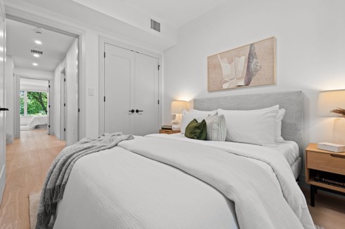 3-1491 Devonshire Crescent, Vancouver, BC - Indoor Photo Showing Bedroom
