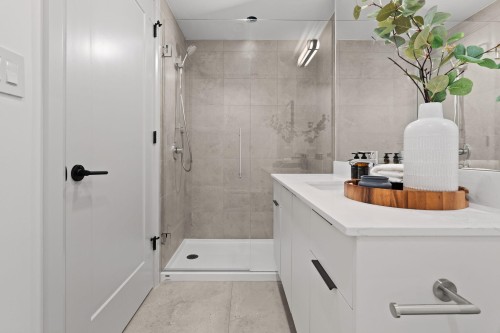3-1491 Devonshire Crescent, Vancouver, BC - Indoor Photo Showing Other Room