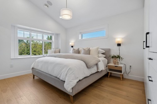 1234 19Th Avenue E, Vancouver, BC - Indoor Photo Showing Bedroom