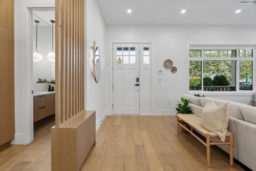 1234 19Th Avenue E, Vancouver, BC - Indoor