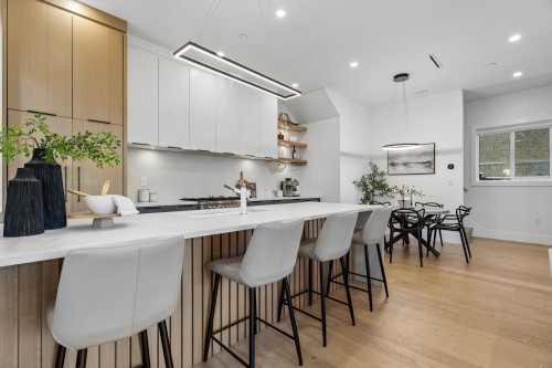 1234 19Th Avenue E, Vancouver, BC - Indoor