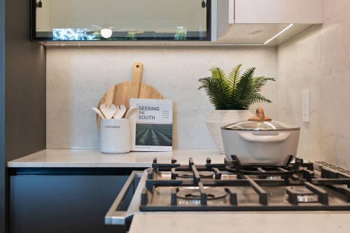 4-1491 Devonshire Crescent, Vancouver, BC - Indoor Photo Showing Kitchen