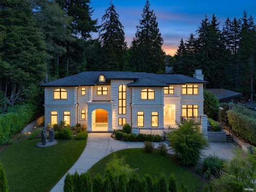 920 3rd Street  West Vancouver, BC V7T 2J3