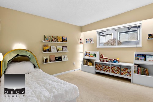 981 Kinsac Street, Coquitlam, BC - Indoor Photo Showing Bedroom