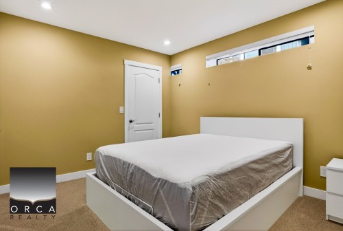 981 Kinsac Street, Coquitlam, BC - Indoor Photo Showing Bedroom