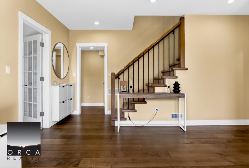 981 Kinsac Street, Coquitlam, BC - Indoor Photo Showing Other Room