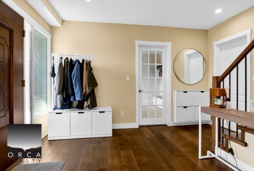 981 Kinsac Street, Coquitlam, BC - Indoor Photo Showing Other Room