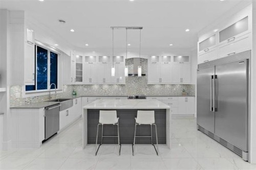 338 Mundy Street, Coquitlam, BC - Indoor Photo Showing Kitchen With Upgraded Kitchen