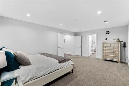 338 Mundy Street, Coquitlam, BC - Indoor Photo Showing Bedroom