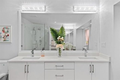 338 Mundy Street, Coquitlam, BC - Indoor Photo Showing Bathroom
