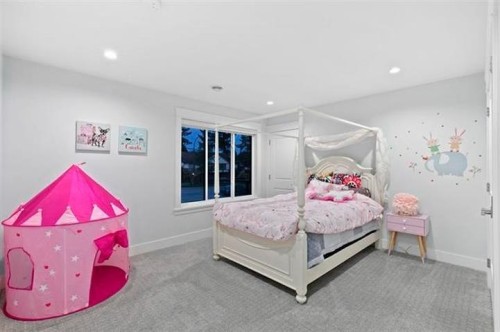 338 Mundy Street, Coquitlam, BC - Indoor Photo Showing Bedroom