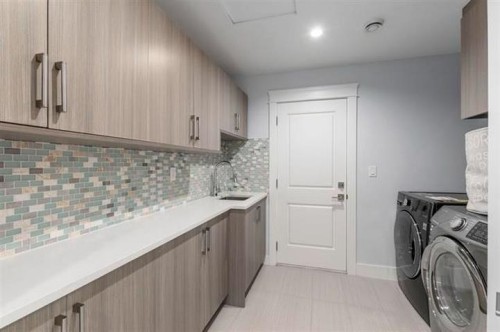 338 Mundy Street, Coquitlam, BC - Indoor Photo Showing Laundry Room