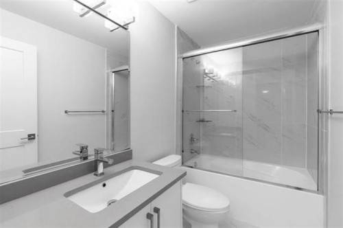 338 Mundy Street, Coquitlam, BC - Indoor Photo Showing Bathroom