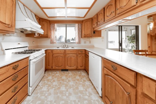 11871 No. 3 Road, Richmond, BC - Indoor Photo Showing Kitchen With Double Sink