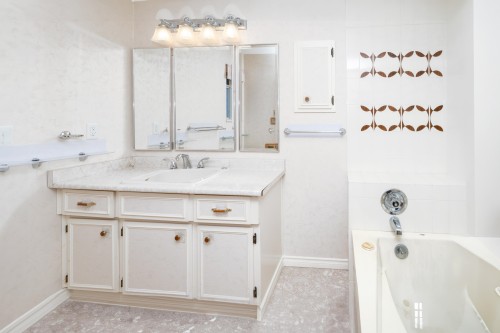 11871 No. 3 Road, Richmond, BC - Indoor Photo Showing Bathroom