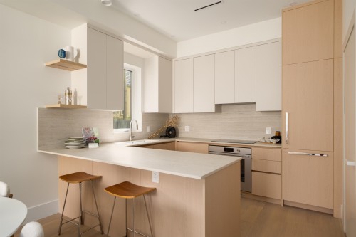 02-6507 Cypress Street, Vancouver, BC - Indoor Photo Showing Kitchen