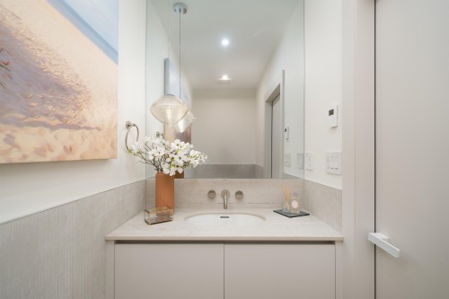 02-6507 Cypress Street, Vancouver, BC - Indoor Photo Showing Bathroom