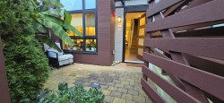 9-2358 Western Avenue North Vancouver, BC V7M 2L3
