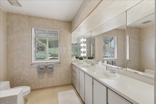 982 Braeside Street, West Vancouver, BC - Indoor Photo Showing Bathroom