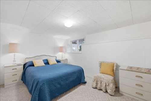 982 Braeside Street, West Vancouver, BC - Indoor Photo Showing Bedroom