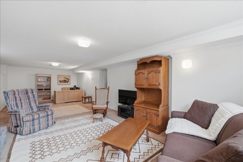 982 Braeside Street, West Vancouver, BC - Indoor Photo Showing Living Room