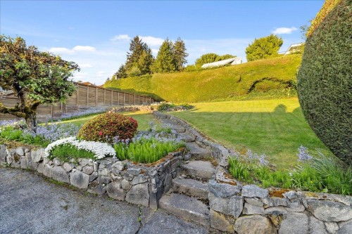 982 Braeside Street, West Vancouver, BC - Outdoor