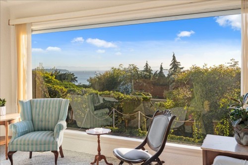 982 Braeside Street, West Vancouver, BC -  With Deck Patio Veranda