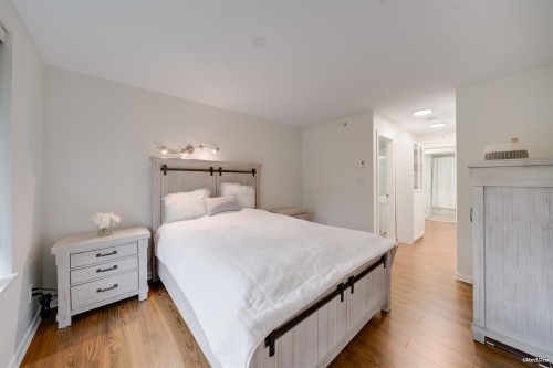 501-295 Guildford Way, Port Moody, BC - Indoor Photo Showing Bedroom