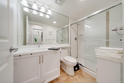 501-295 Guildford Way, Port Moody, BC - Indoor Photo Showing Bathroom