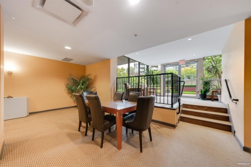 501-295 Guildford Way, Port Moody, BC - Indoor Photo Showing Dining Room