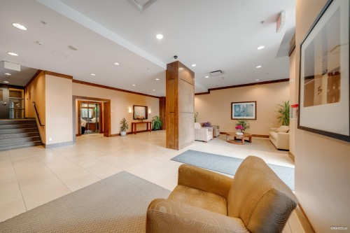 501-295 Guildford Way, Port Moody, BC - Indoor Photo Showing Other Room