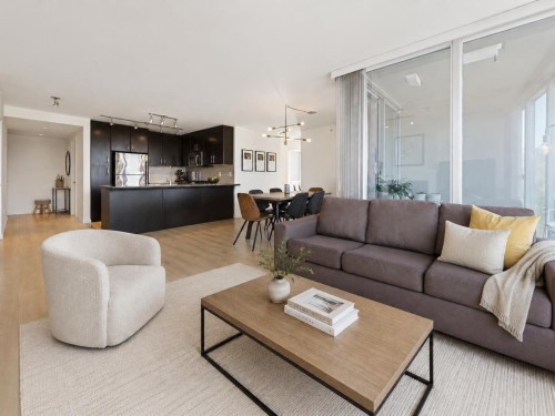 1603-651 Nootka Way, Port Moody, BC - Indoor Photo Showing Living Room