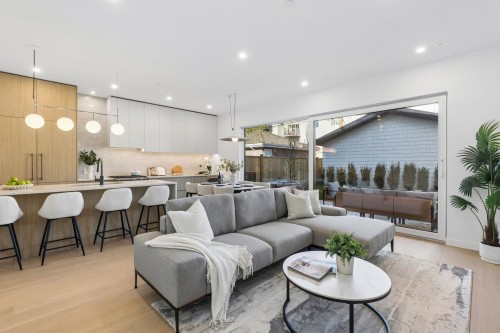 2-6040 Larch Street, Vancouver, BC - Indoor Photo Showing Living Room