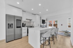 137-535 2nd Street E North Vancouver, BC V7L 1E1