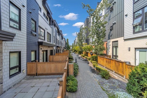 137-535 2Nd Street E, North Vancouver, BC - Outdoor With Exterior