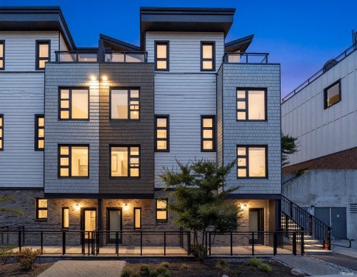 137-535 2Nd Street E, North Vancouver, BC - Outdoor With Facade