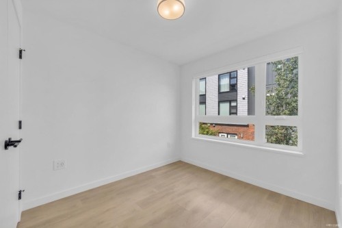 137-535 2Nd Street E, North Vancouver, BC - Indoor Photo Showing Other Room