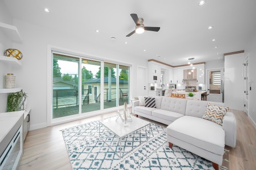 8563 11Th Avenue, Burnaby, BC - Indoor Photo Showing Living Room