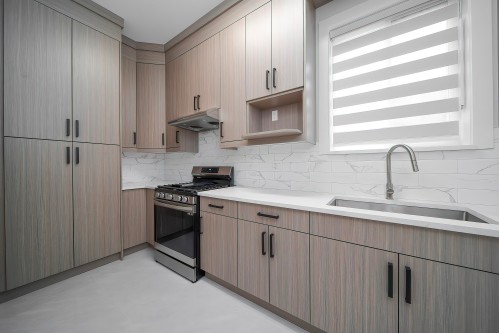 8563 11Th Avenue, Burnaby, BC - Indoor Photo Showing Kitchen