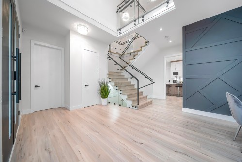 8563 11Th Avenue, Burnaby, BC - Indoor Photo Showing Other Room