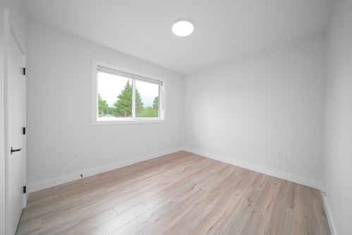 8563 11Th Avenue, Burnaby, BC - Indoor Photo Showing Other Room