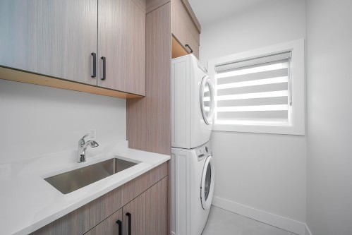 8563 11Th Avenue, Burnaby, BC - Indoor Photo Showing Laundry Room