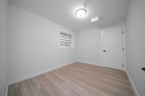 8563 11Th Avenue, Burnaby, BC - Indoor Photo Showing Other Room