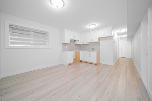 8563 11Th Avenue, Burnaby, BC - Indoor Photo Showing Kitchen