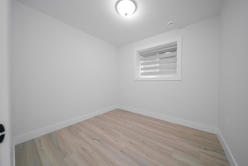 8563 11Th Avenue, Burnaby, BC - Indoor Photo Showing Other Room