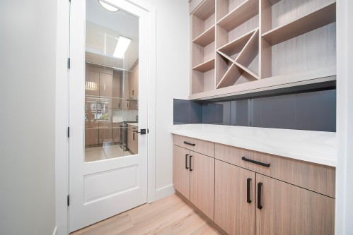 8563 11Th Avenue, Burnaby, BC - Indoor Photo Showing Other Room