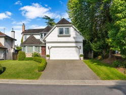 12612 215 Street  Maple Ridge, BC V4R 2H3